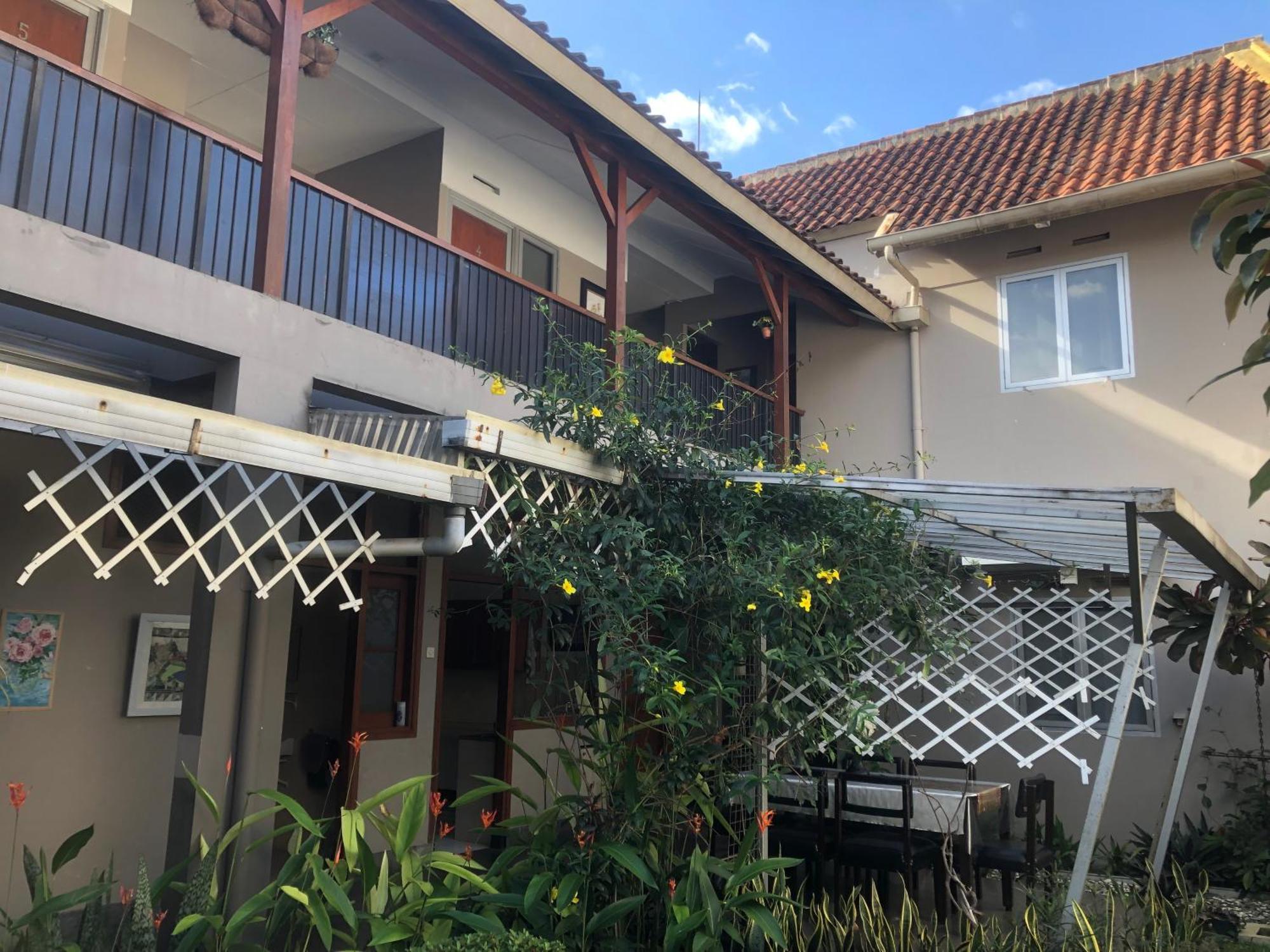 De Riau Guesthouse Bandung Dış mekan fotoğraf