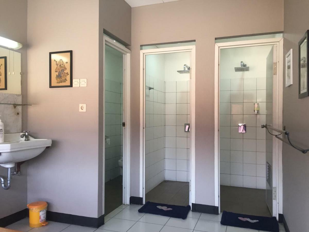 De Riau Guesthouse Bandung Dış mekan fotoğraf